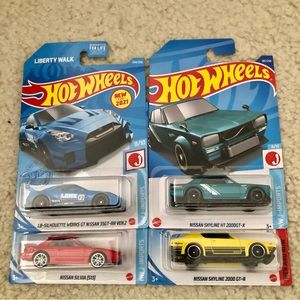 Hot Wheels Nissan Set (4)